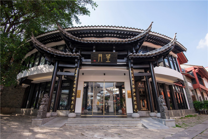 勃朗中式酒店裝修公司推薦望月中式酒店設(shè)計(jì)案例