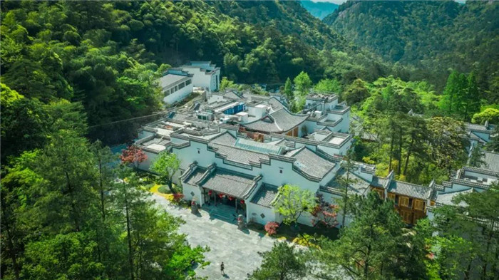 泡湯時(shí)代   國(guó)內(nèi)新開(kāi)溫泉度假酒店設(shè)計(jì)大盤點(diǎn)